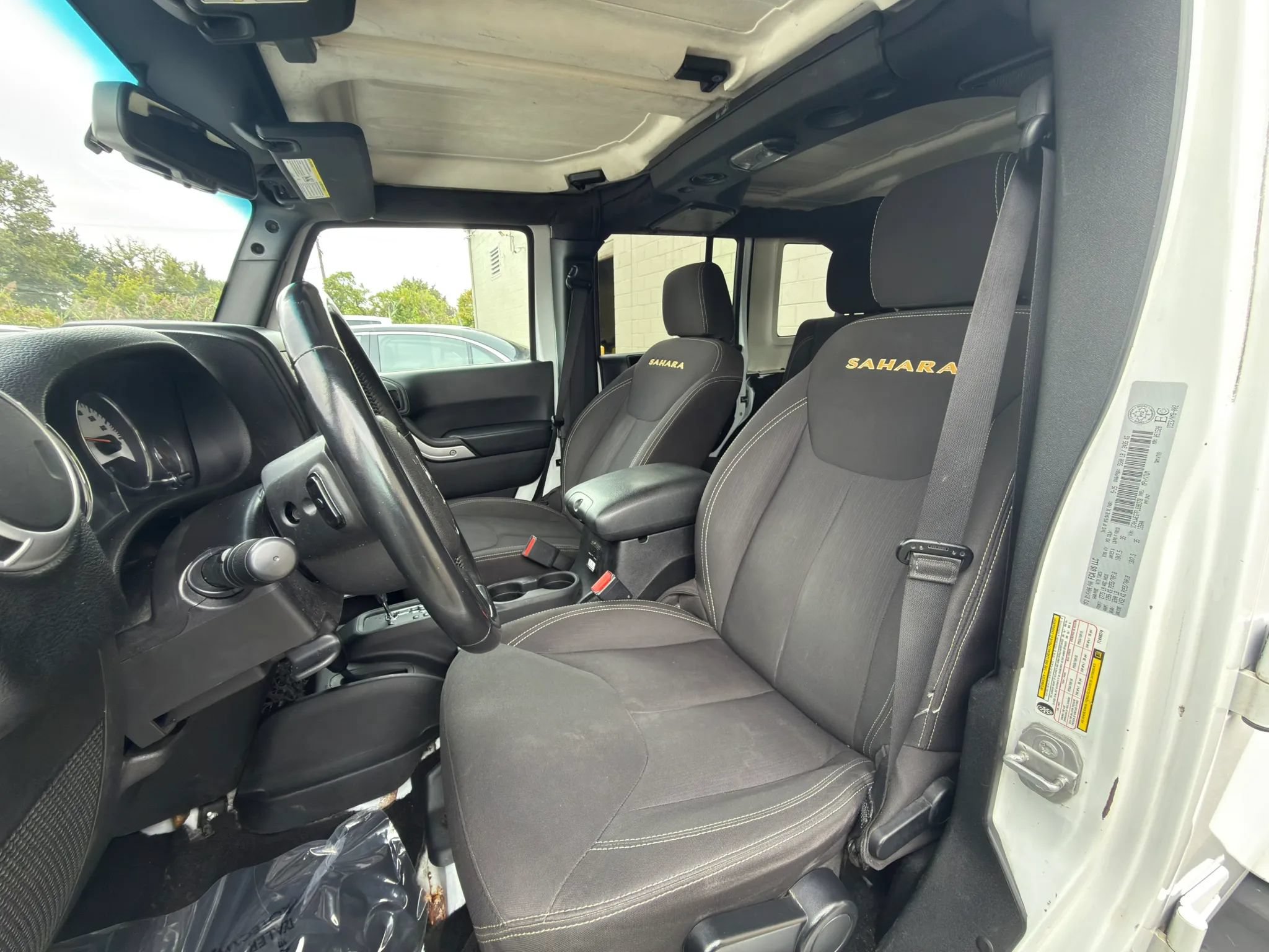 Used 2015 Jeep Wrangler Unlimited Sahara AWD/4WD image 16