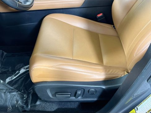 Used 2021 Lexus RX 350L Premium w/ Premium Package image 18