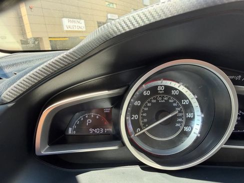 Used 2014 MAZDA MAZDA3 i Touring w/ Moonroof Package 1 FWD image 38