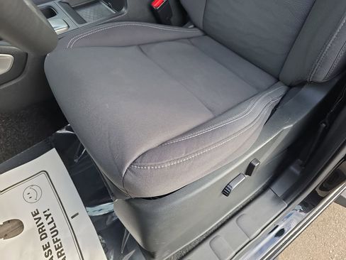 Used 2024 Nissan Frontier SV w/ SV Convenience Package image 31