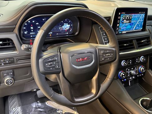 Used 2023 GMC Yukon AT4 AWD/4WD image 4