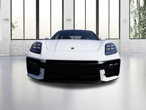 Used 2025 Porsche Panamera RWD image 9