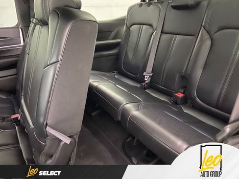 Used 2022 Jeep Wagoneer Series I w/ Premium Group I AWD/4WD image 23