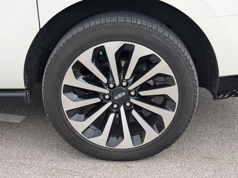Used 2023 Lincoln Navigator L Reserve AWD/4WD image 23