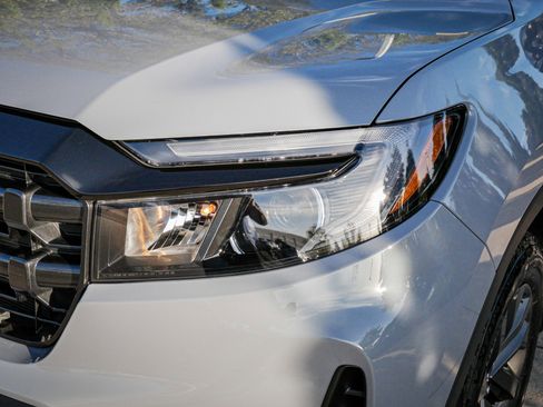 Certified 2025 Honda Ridgeline Sport image 6