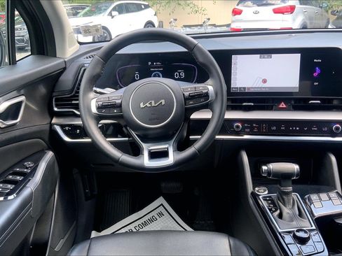 Used 2024 Kia Sportage EX FWD image 7