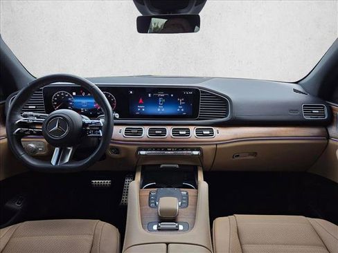 Used 2025 Mercedes-Benz GLS 450 4MATIC image 19