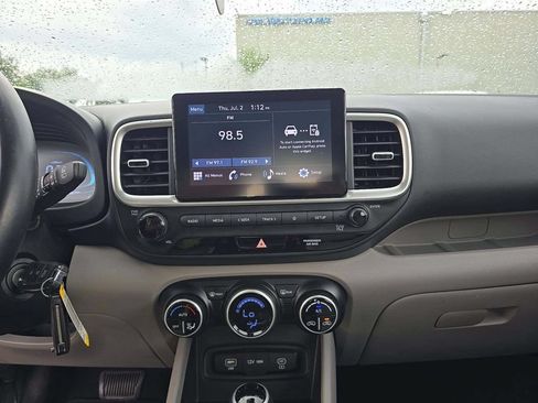 Used 2023 Hyundai Venue SEL w/ Cargo Package FWD image 4