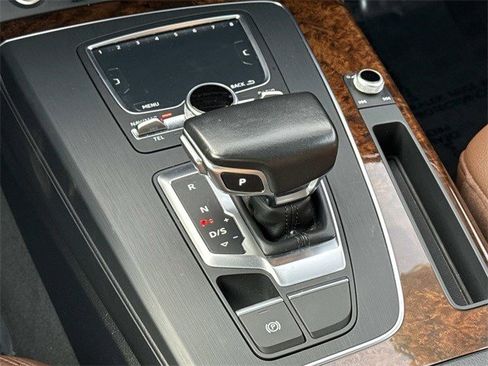 Used 2018 Audi Q5 2.0T Premium Plus w/ Premium Plus Package image 23