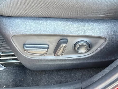 Used 2025 Toyota RAV4 XLE w/ Convenience Package FWD image 21