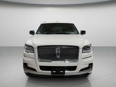 Used 2022 Lincoln Navigator Reserve image 9