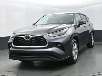 Used 2025 Toyota Highlander LE