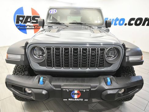 Used 2025 Jeep Wrangler Unlimited Rubicon 4xe AWD/4WD image 8