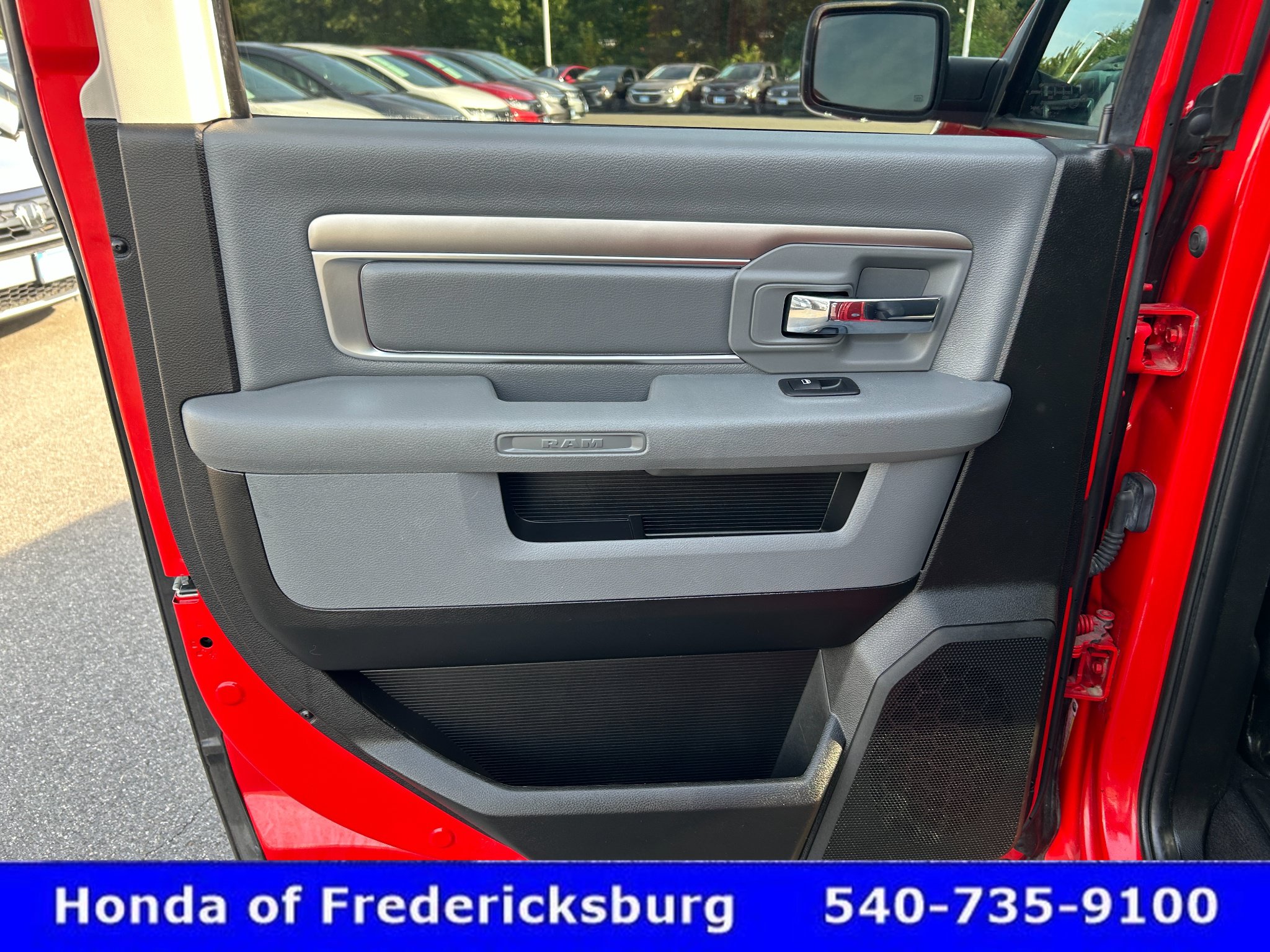 Used 2019 RAM 1500 Big Horn AWD/4WD image 11