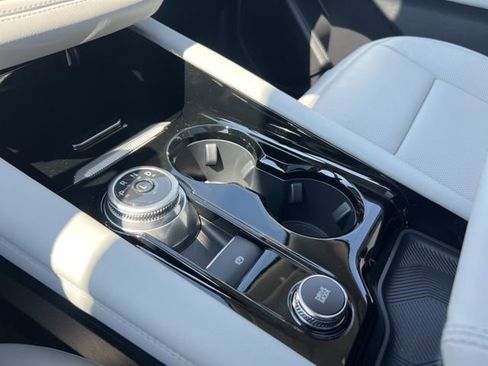 Certified 2025 Ford Explorer Platinum w/ LUX Leather Package AWD/4WD image 17