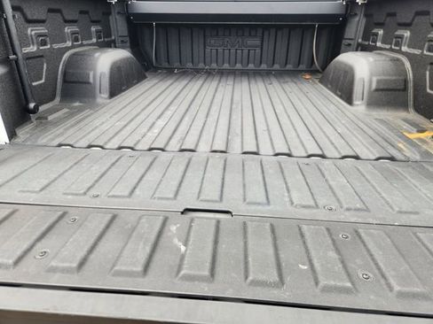 Used 2022 GMC Sierra 1500 SLT AWD/4WD image 32