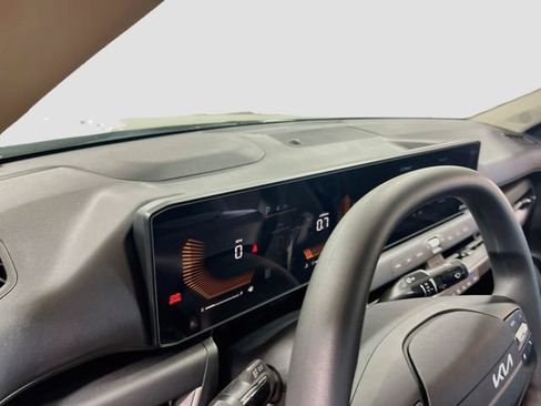 New 2026 Kia K4 FWD image 9