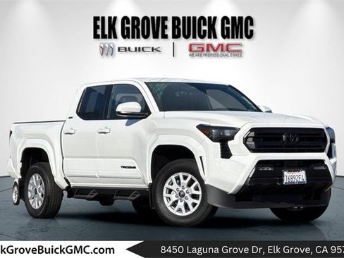 Used 2025 Toyota Tacoma SR5 image 1