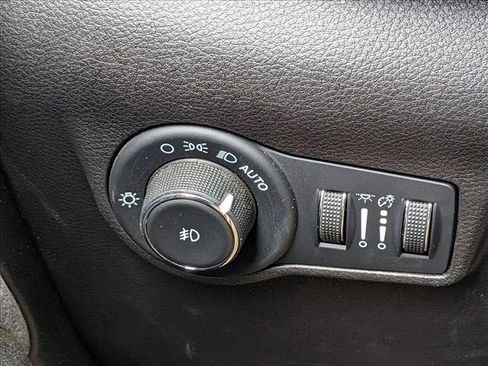 Used 2023 Jeep Compass Latitude w/ Sun and Sound Group image 12