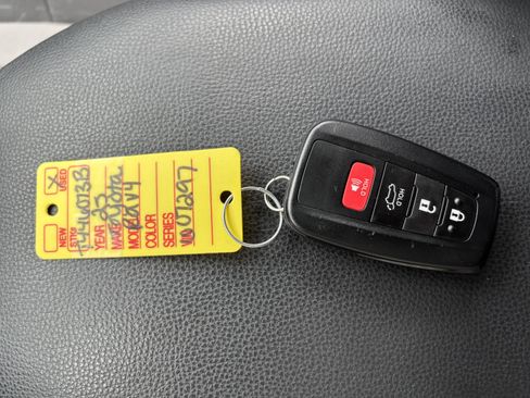 Used 2025 Toyota RAV4 XLE w/ Convenience Package AWD/4WD image 30