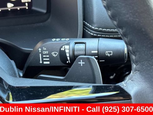 Used 2024 Nissan Rogue SL AWD/4WD image 40