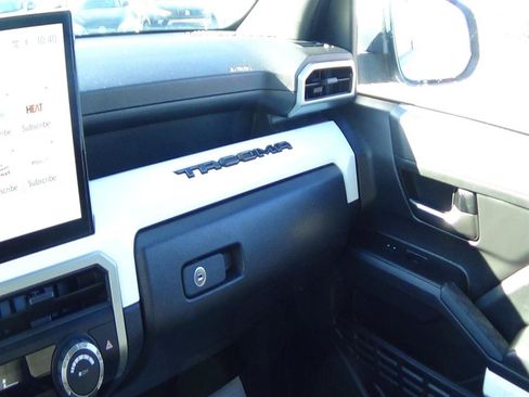 Used 2024 Toyota Tacoma TRD Off-Road image 31