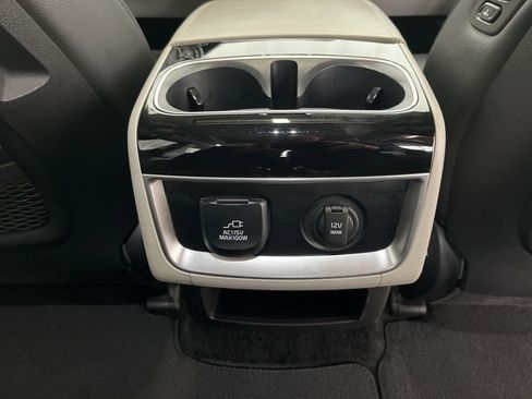 Used 2022 Kia Carnival SX Prestige image 29