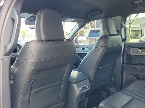Certified 2025 Ford Explorer ST-Line RWD image 7