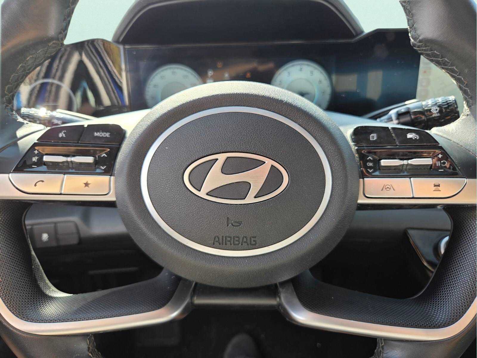 Used 2025 Hyundai Elantra SEL FWD image 30