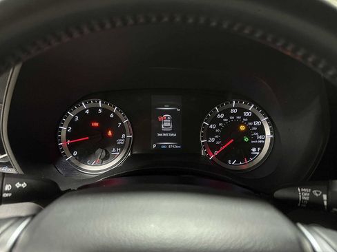 Used 2021 Toyota Highlander LE image 33