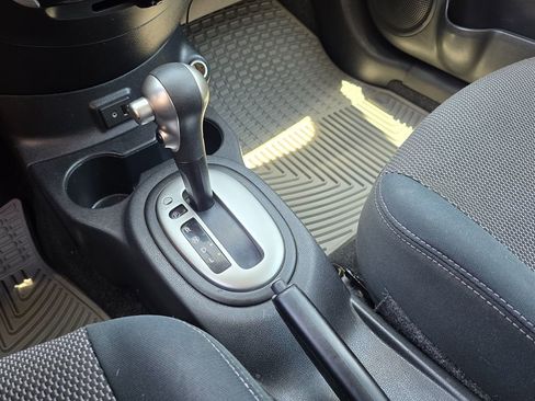 Used 2017 Nissan Versa FWD image 34