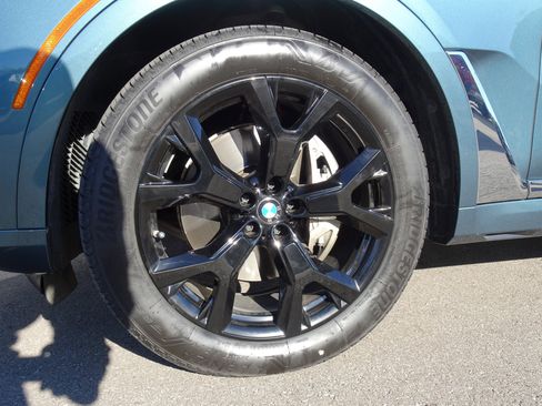 Used 2023 BMW X7 xDrive40i w/ Premium Package image 22