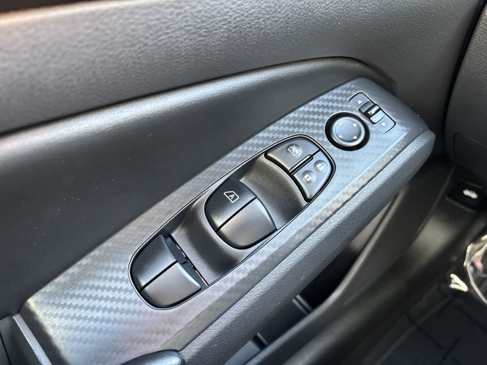 Used 2025 Nissan Altima 2.5 SV FWD image 10