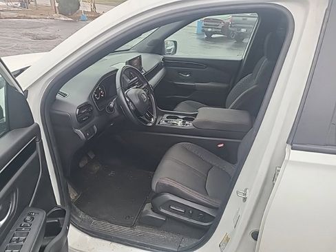 Used 2023 Honda Pilot Sport image 13