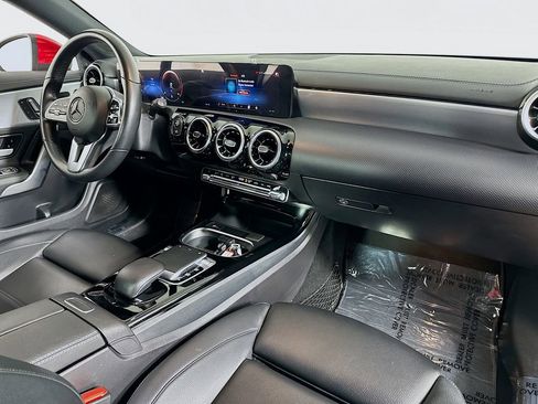 Used 2020 Mercedes-Benz CLA 250 w/ Premium Package image 33