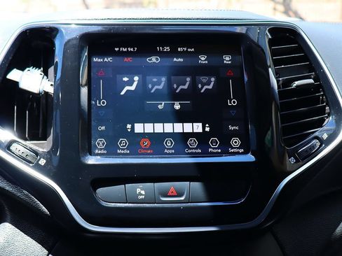 Used 2020 Jeep Cherokee Limited FWD image 49
