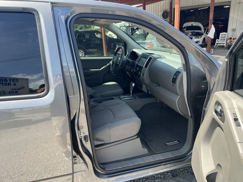 Used 2019 Nissan Frontier SV w/ Value Truck Package RWD image 16