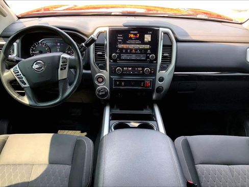 Used 2022 Nissan Titan SV w/ SV Convenience Package AWD/4WD image 16