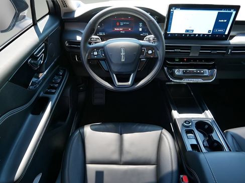 Used 2025 Lincoln Corsair AWD w/ Equipment Group 101A image 13