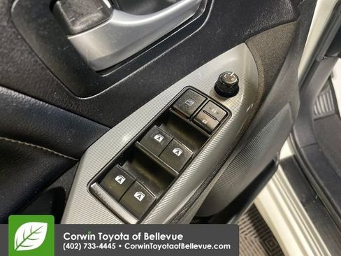 Used 2015 Toyota Sienna SE image 11