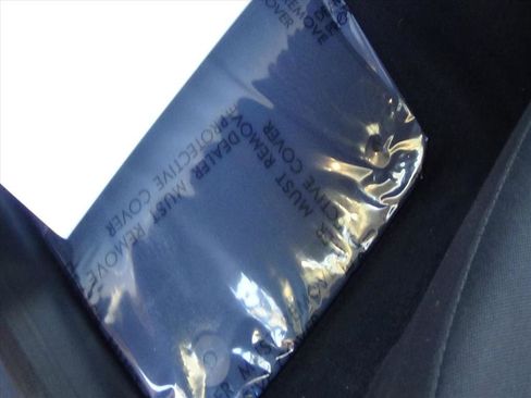 Used 2018 Jeep Renegade Latitude w/ Popular Equipment Group image 18