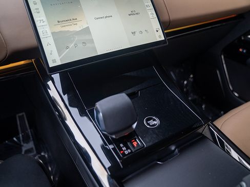 Used 2025 Land Rover Range Rover Sport Autobiography image 12