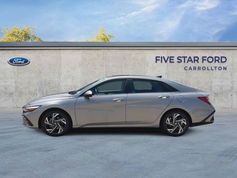 Used 2025 Hyundai Elantra Limited FWD image 5