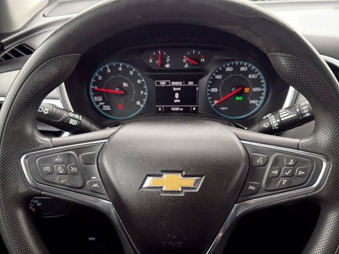 Used 2021 Chevrolet Equinox LS w/ LS Convenience Package image 16