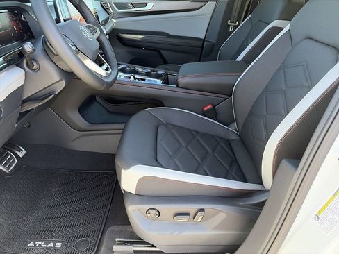 New 2026 Volkswagen Atlas Peak Edition AWD/4WD image 17