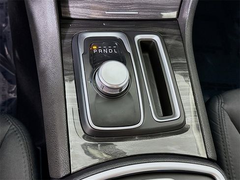 Used 2021 Chrysler 300 Touring w/ Sport Appearance Package image 10