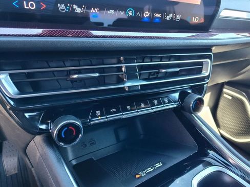 Used 2025 Chevrolet Traverse RS w/ LPO, Floor Liner Package AWD/4WD image 21