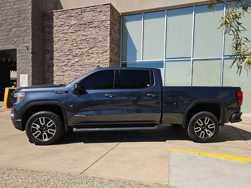 Used 2021 GMC Sierra 1500 AT4 image 2