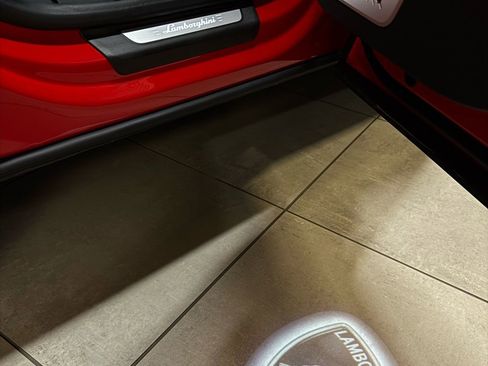 Used 2022 Lamborghini Urus image 11