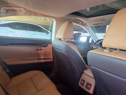 Used 2016 Lexus ES 300h image 9